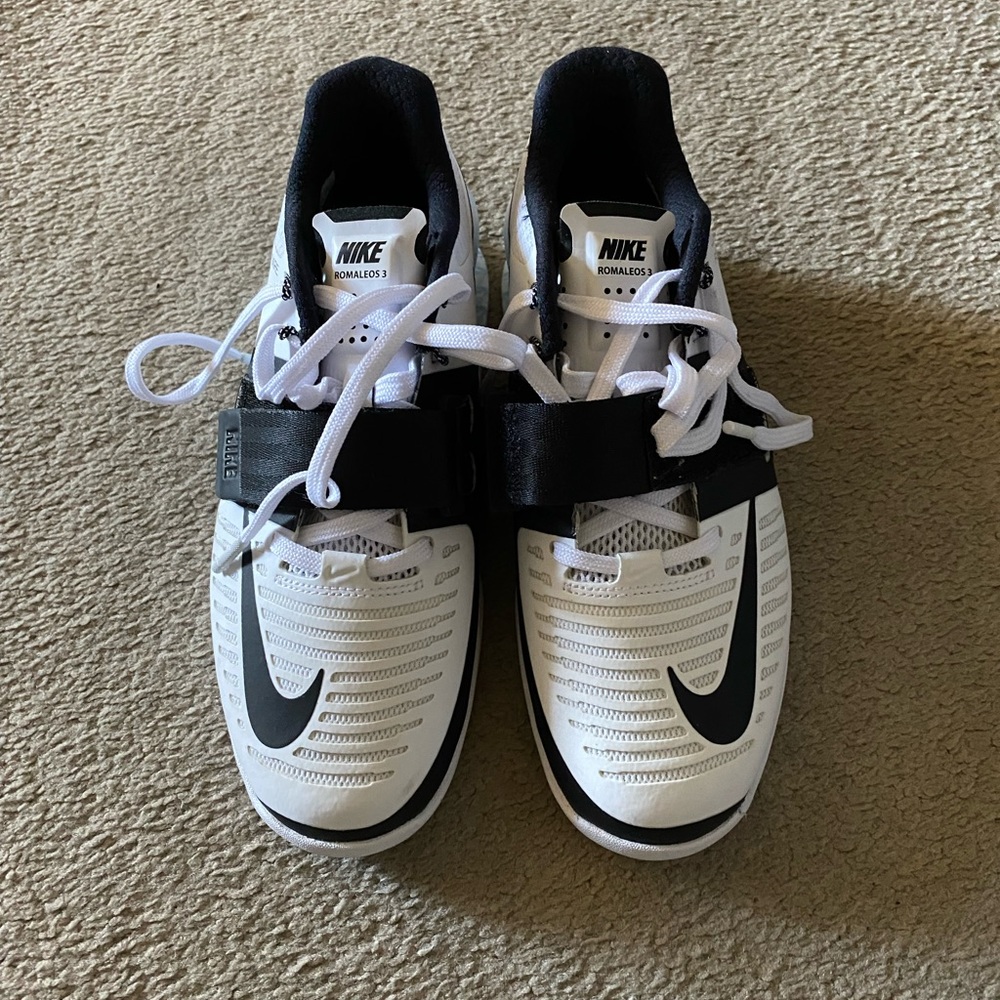BRAND NEW! Romaleo 3s size 7 in womens!